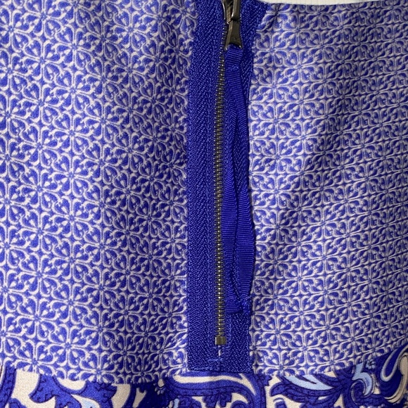 LOFT Blue and Ivory Paisley Women's Blouse - Picture 5 of 8